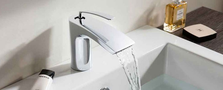 A mixer tap in a bath